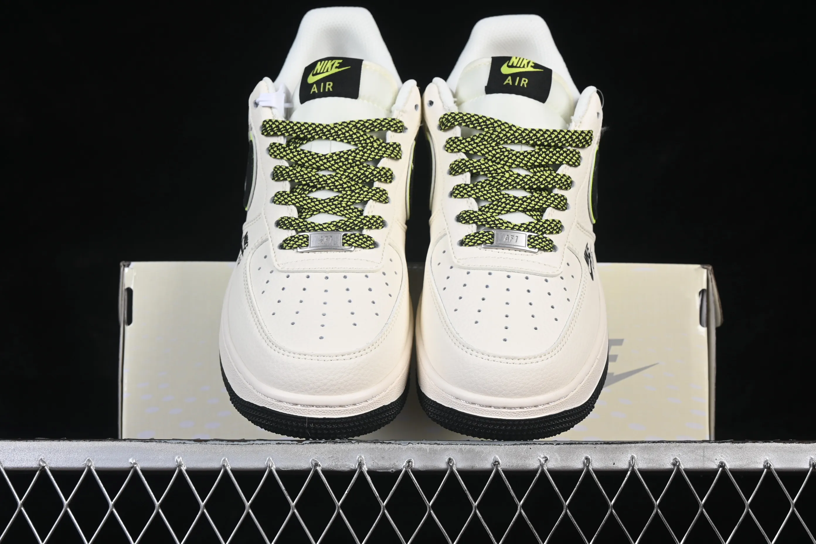 All Categories Nk Air Force 1 Air Force Series Nk Air Force 1 Low Air Force Low Nike Air Force 1'07 Low Co-branded Beige, Black and Green Air Force 1 Low-top Casual Sneakers QW5836-023
